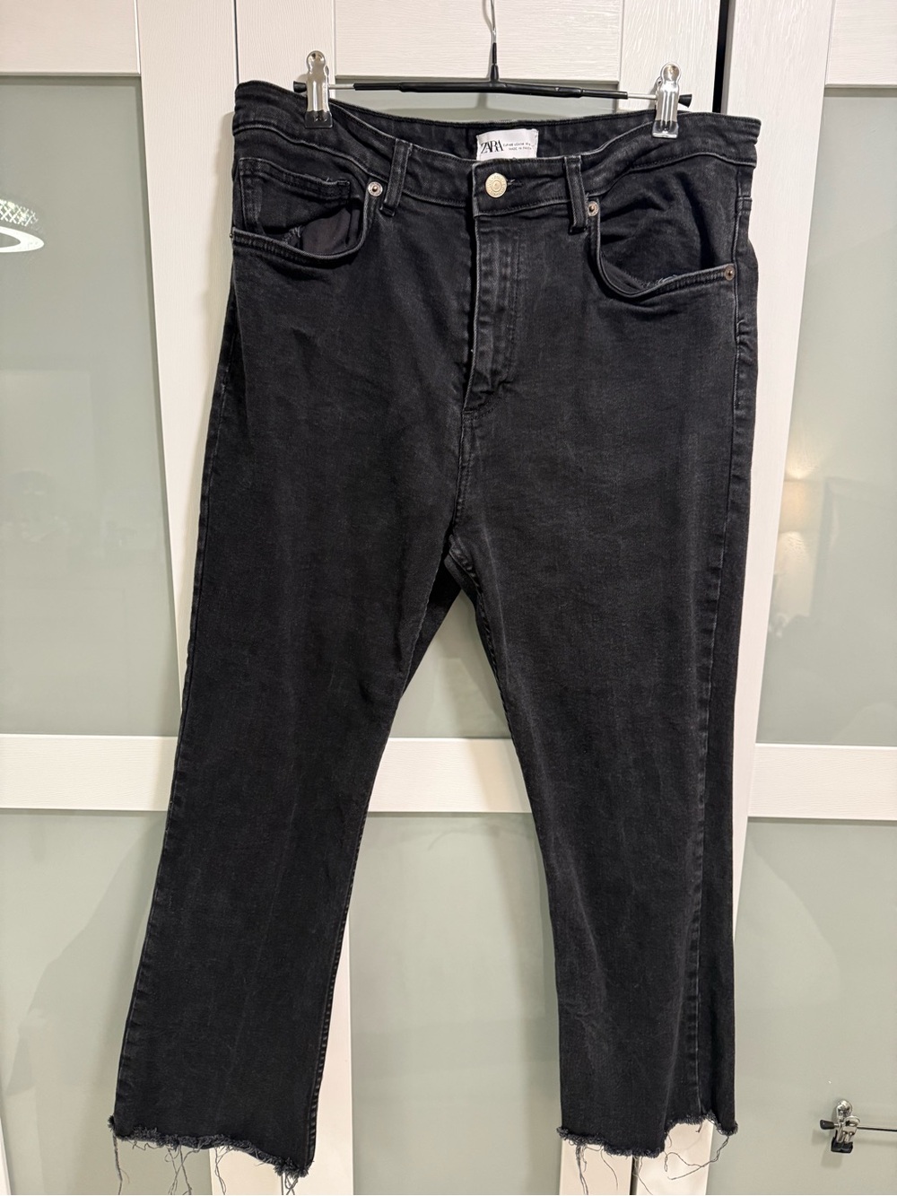 ZARA Washed Black Ankle Crop Jeans